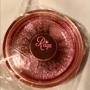 Reign Lashes “Bali” 🌴 NEW, NEVER OPENED!